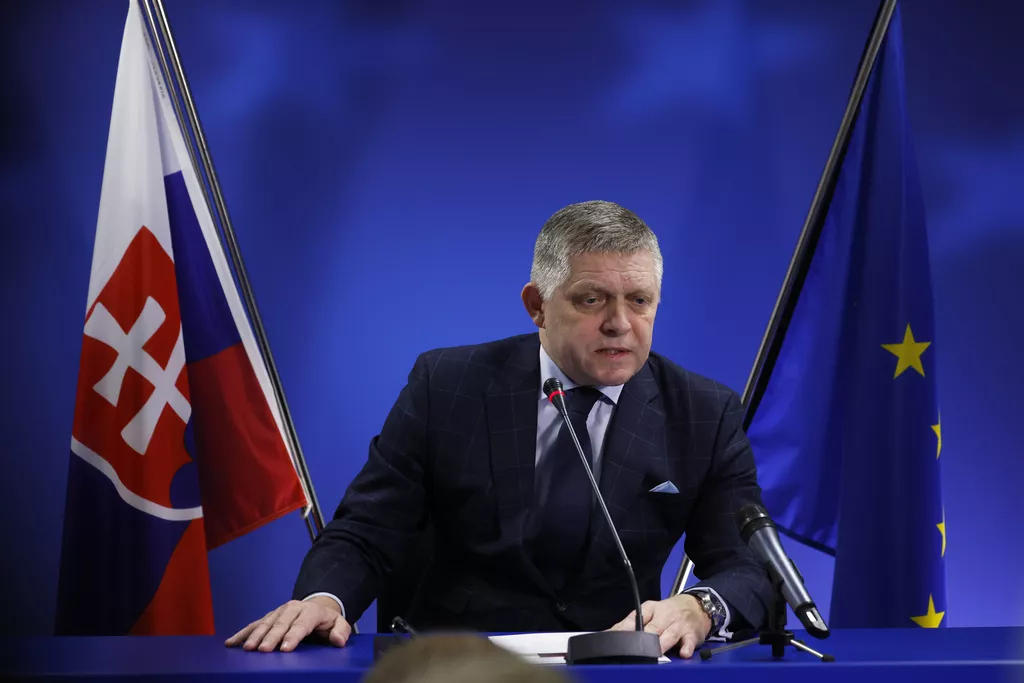 Fico: Statua koja ismijava Trumpa u Evropskom parlamentu znak propasti EU