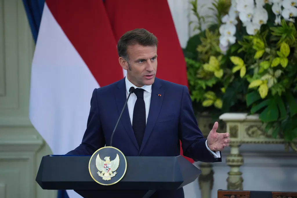 Macron: "Nelegitimni" protesti biće zabranjeni, sindikalni marševi dobijaju druge rute