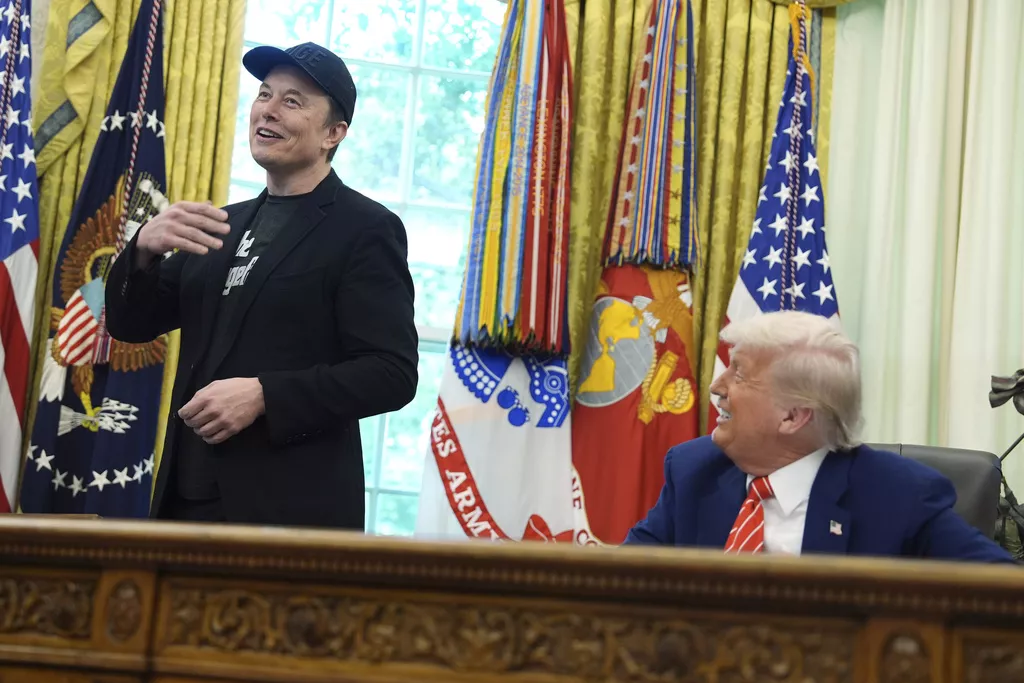 Mediji: Trump tražio od Muska da ukine ograničenja Starlinka za Ukrajinu