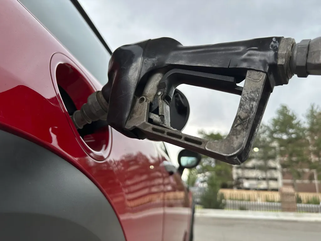 U RS produžen povrat 0.10 KM po litri goriva