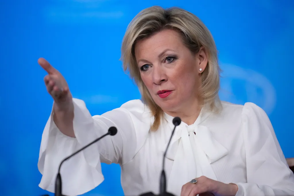 Zaharova: Zelenski bi trebalo da brine o odnosu sa Ukrajincima