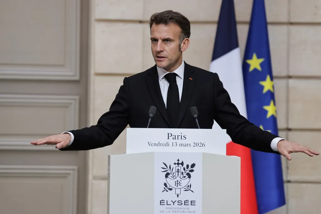 Macron najavio odlučan odgovor na nove proteste "Žutih prsluka"