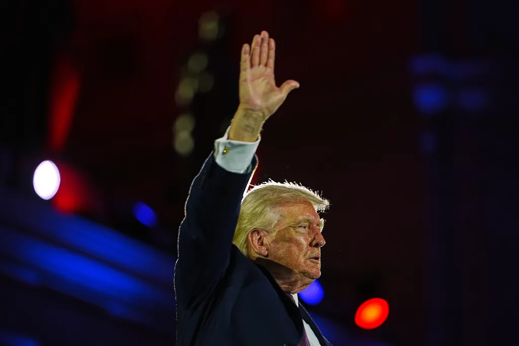 Trump najavio da je moguć novi vojni napad na Iran