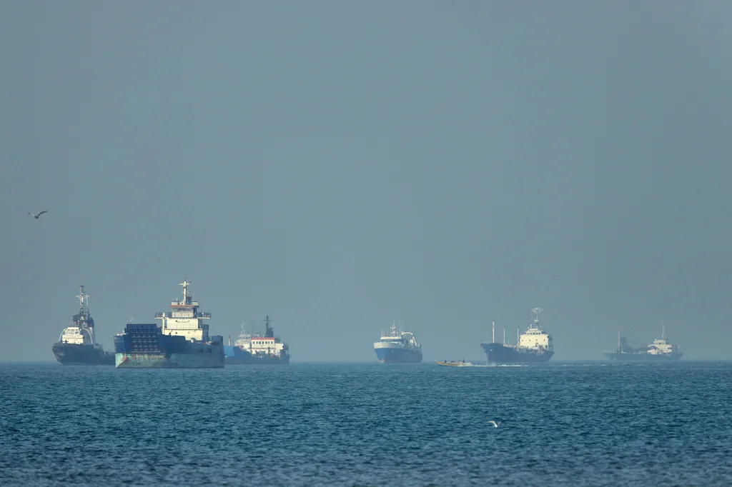 IRGC potvrdila: Pogođen tanker za prevoz gasa u Hormuzu