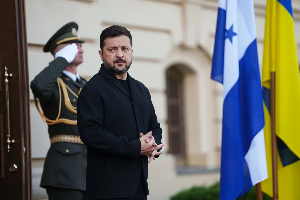 Zelenski preko Stubba i Størea poslao poruku Putinu da je spreman za razgovor