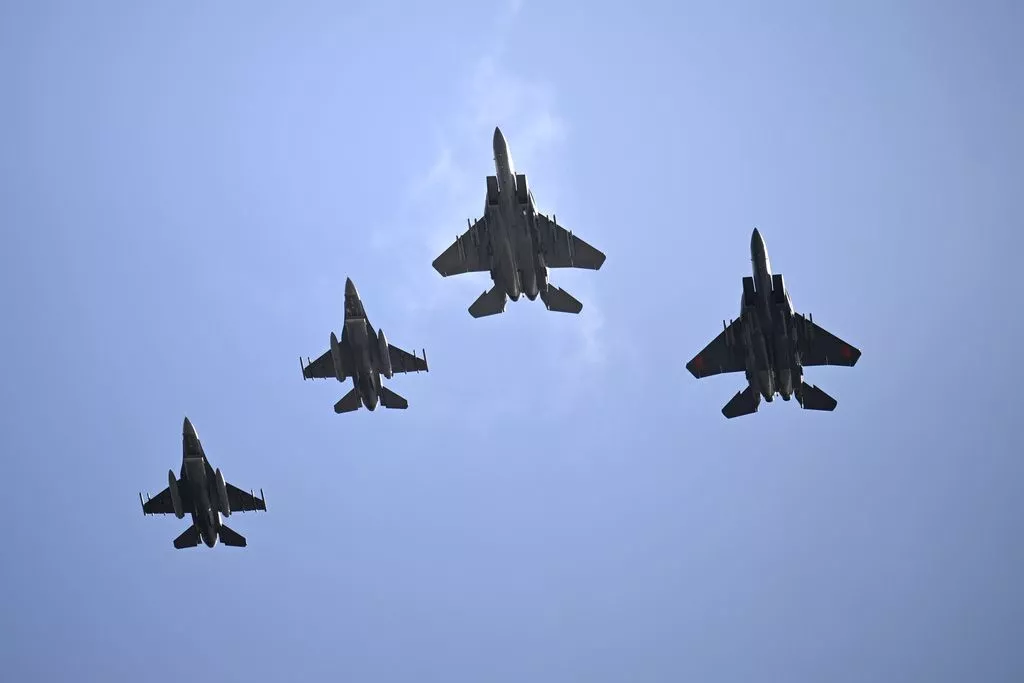 Jemenski borbeni avioni napali položaje pobunjenih Huta istočno od Mokhe