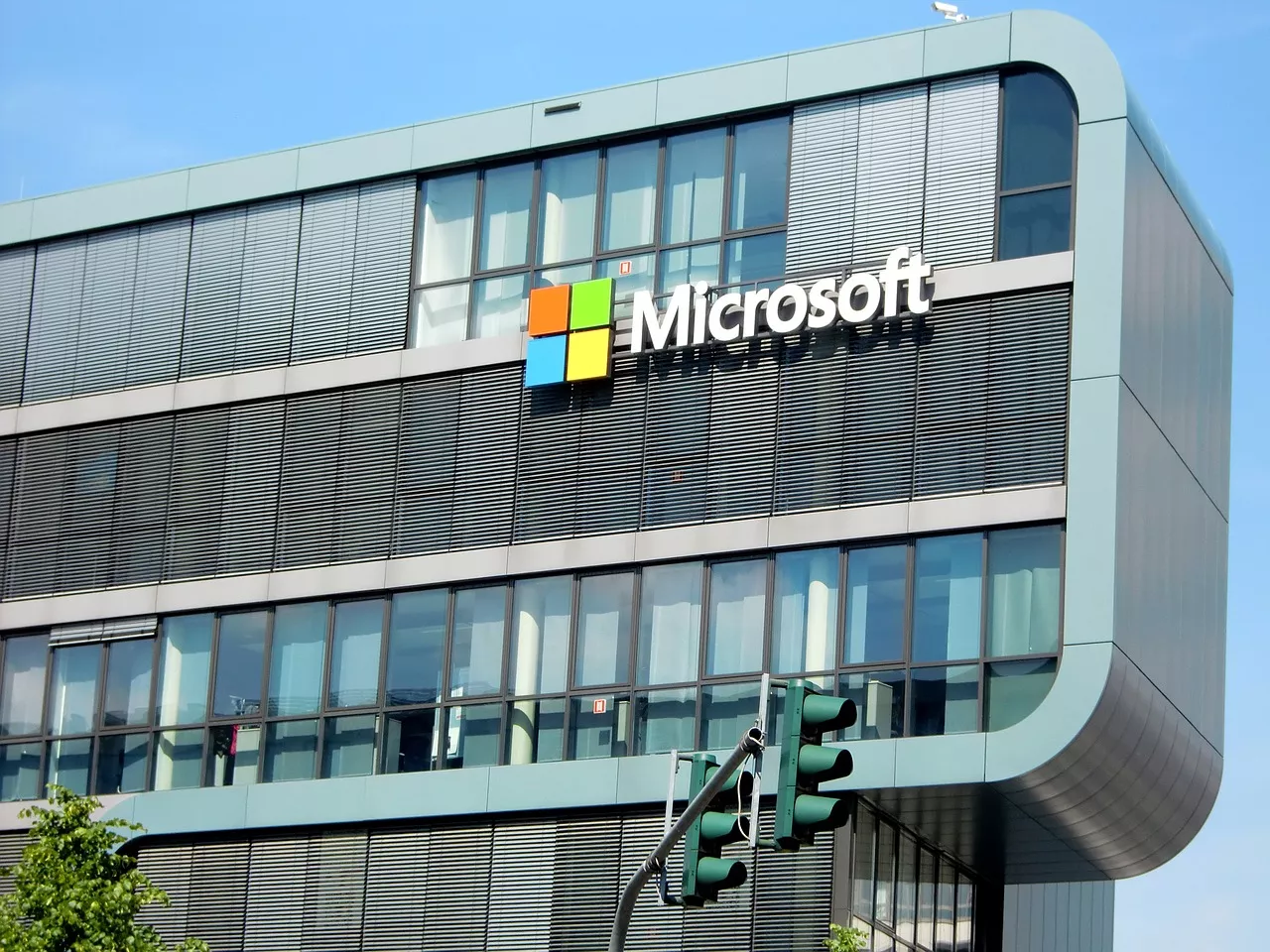 Microsoft nudi otpremnine za 60.000 zaposlenih, AI ulaganja mijenjaju strukturu kompanije